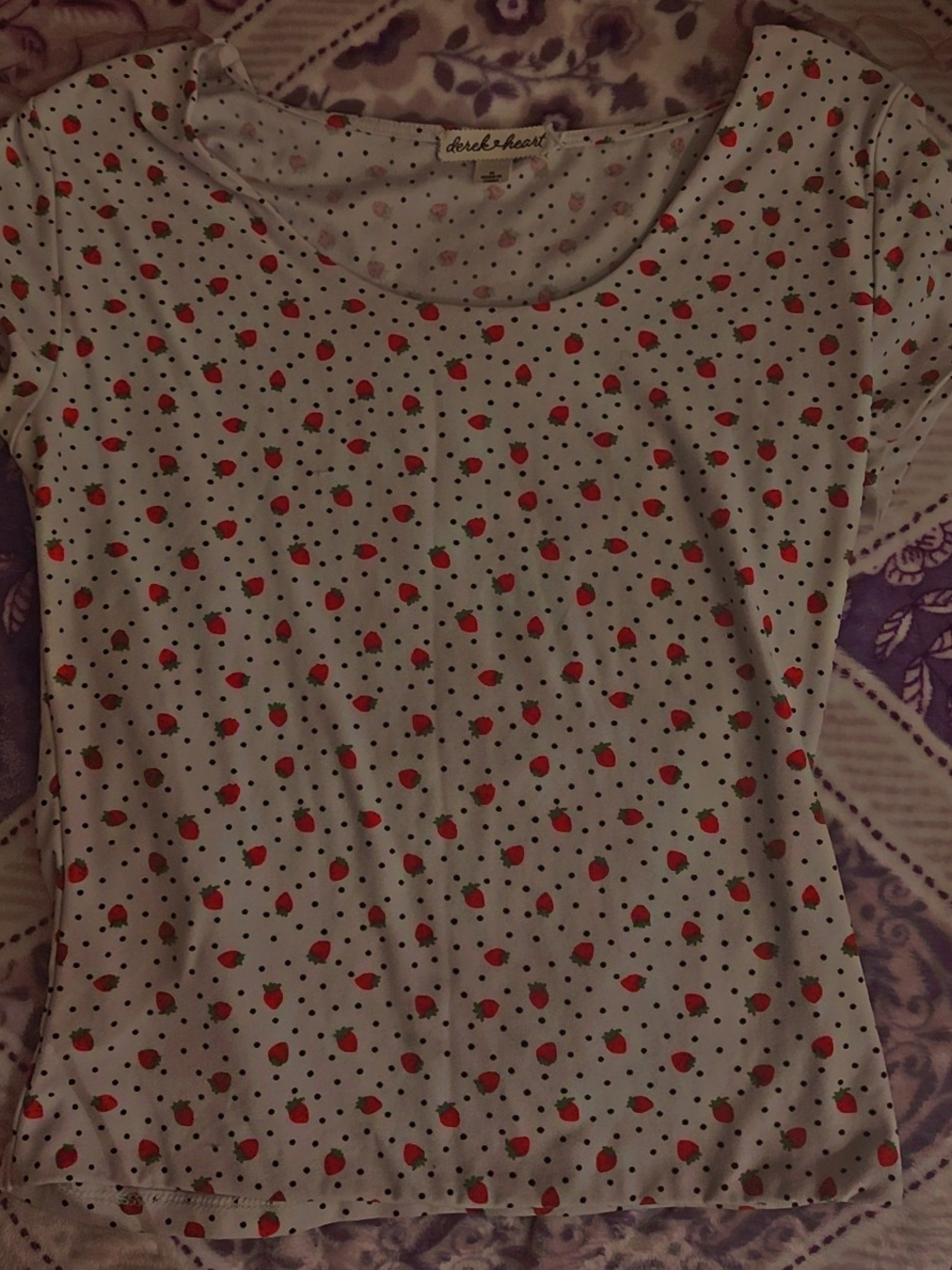 Derek Heart White Scoop Neck Short Sleeve Top with Red Strawberry Print